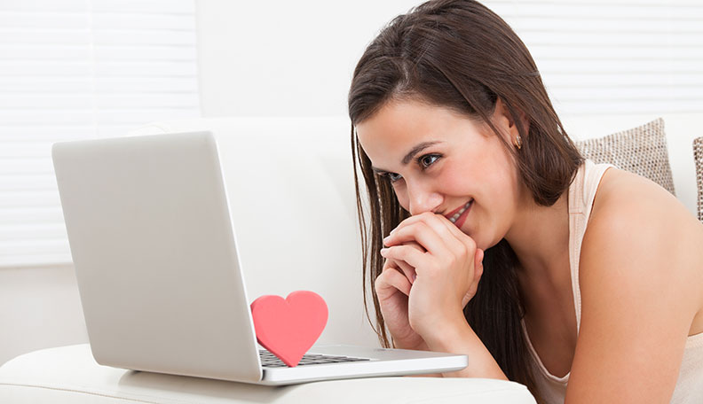 Feelflame: Is It Beneficial To Date Online?